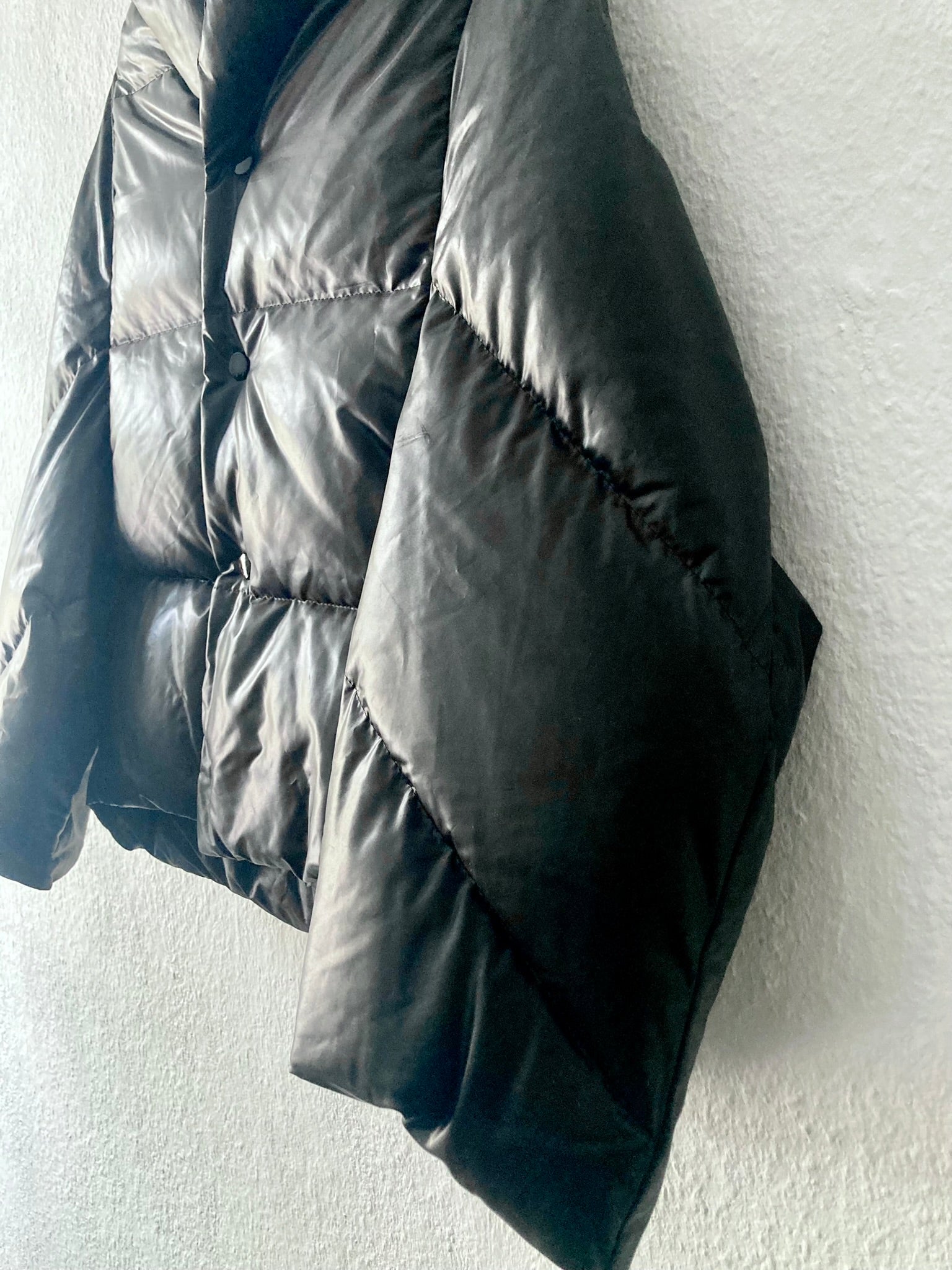F/W 04 Junya Watanabe Comme des Garcons Runway Cropped Down Puffer Jacket in Black