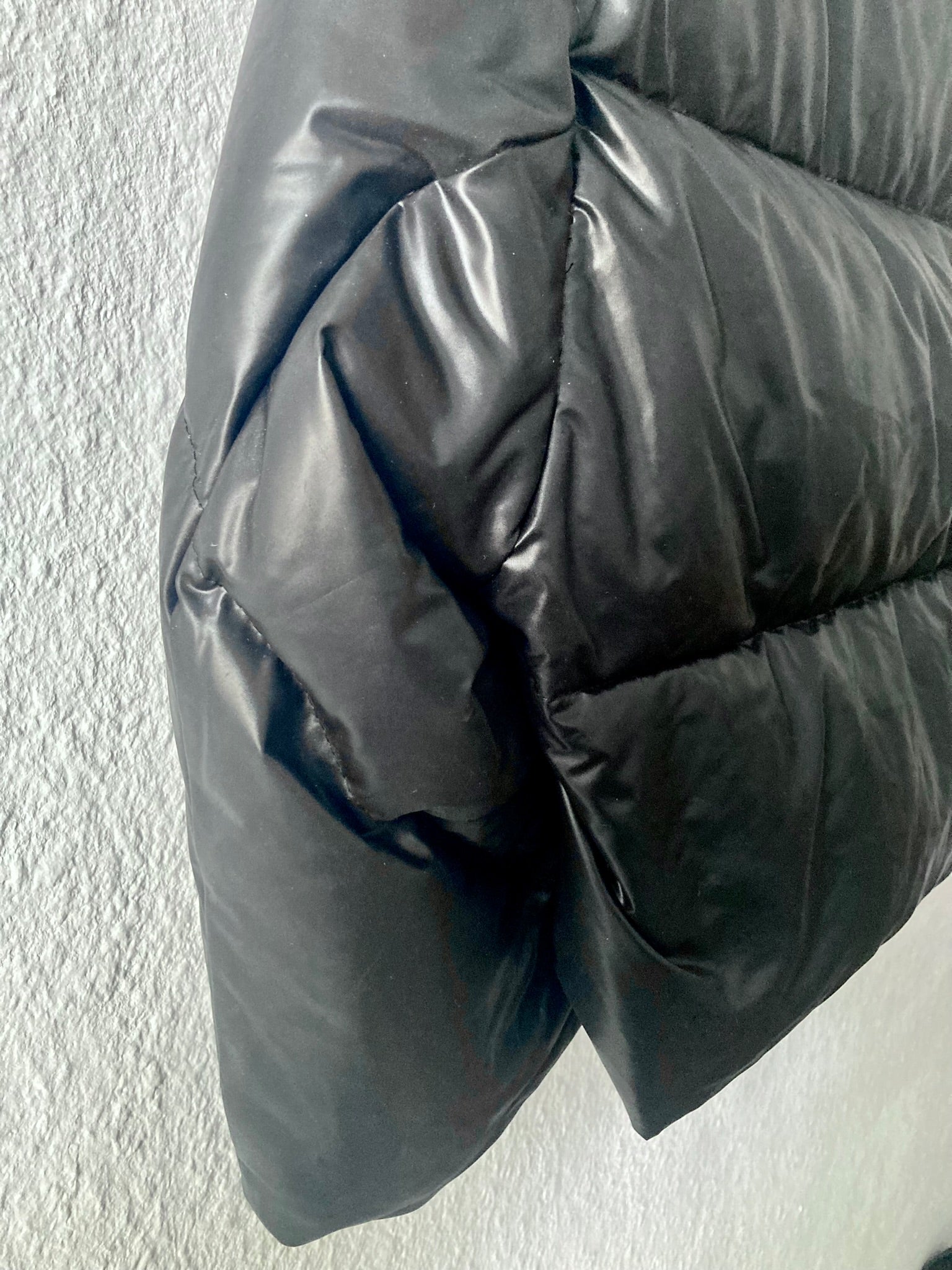 F/W 04 Junya Watanabe Comme des Garcons Runway Cropped Down Puffer Jacket in Black