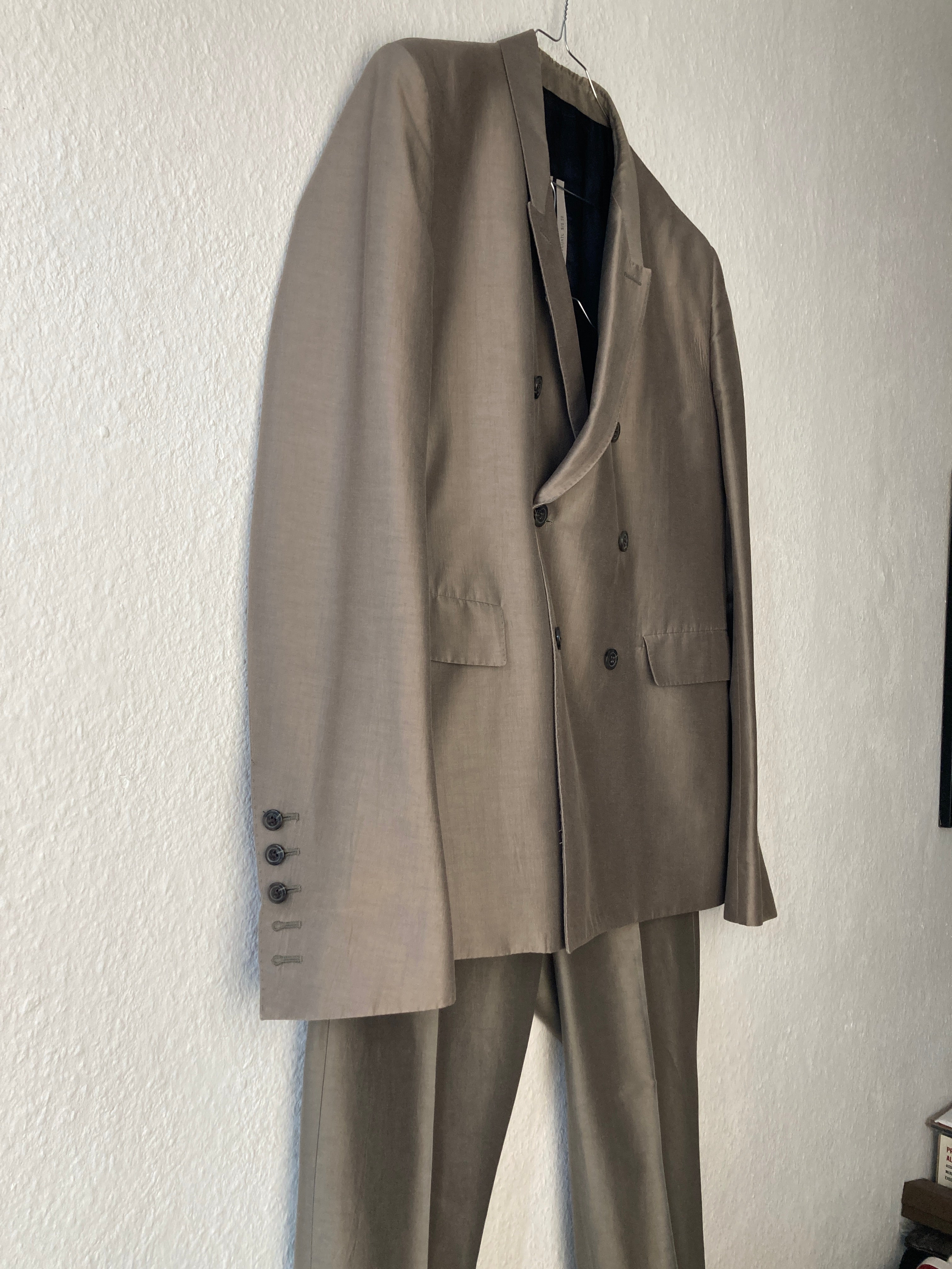 S/S 20 „TECUATL“ Double-Breasted Silk & Cotton Suit in Dust and Size IT54/L