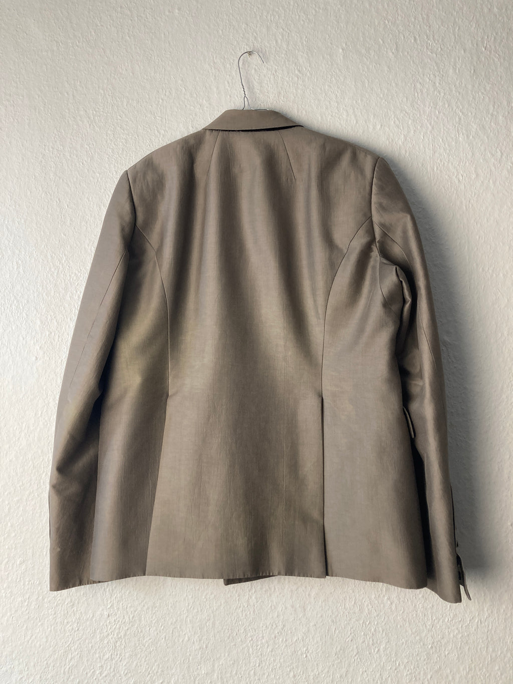 S/S 20 „TECUATL“ Double-Breasted Silk & Cotton Suit in Dust and Size IT54/L