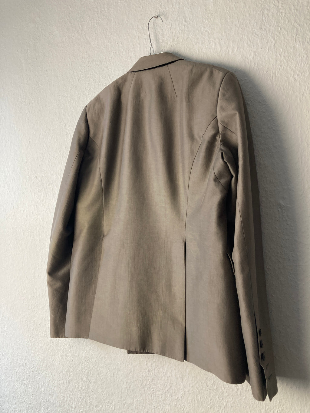 S/S 20 „TECUATL“ Double-Breasted Silk & Cotton Suit in Dust and Size IT54/L