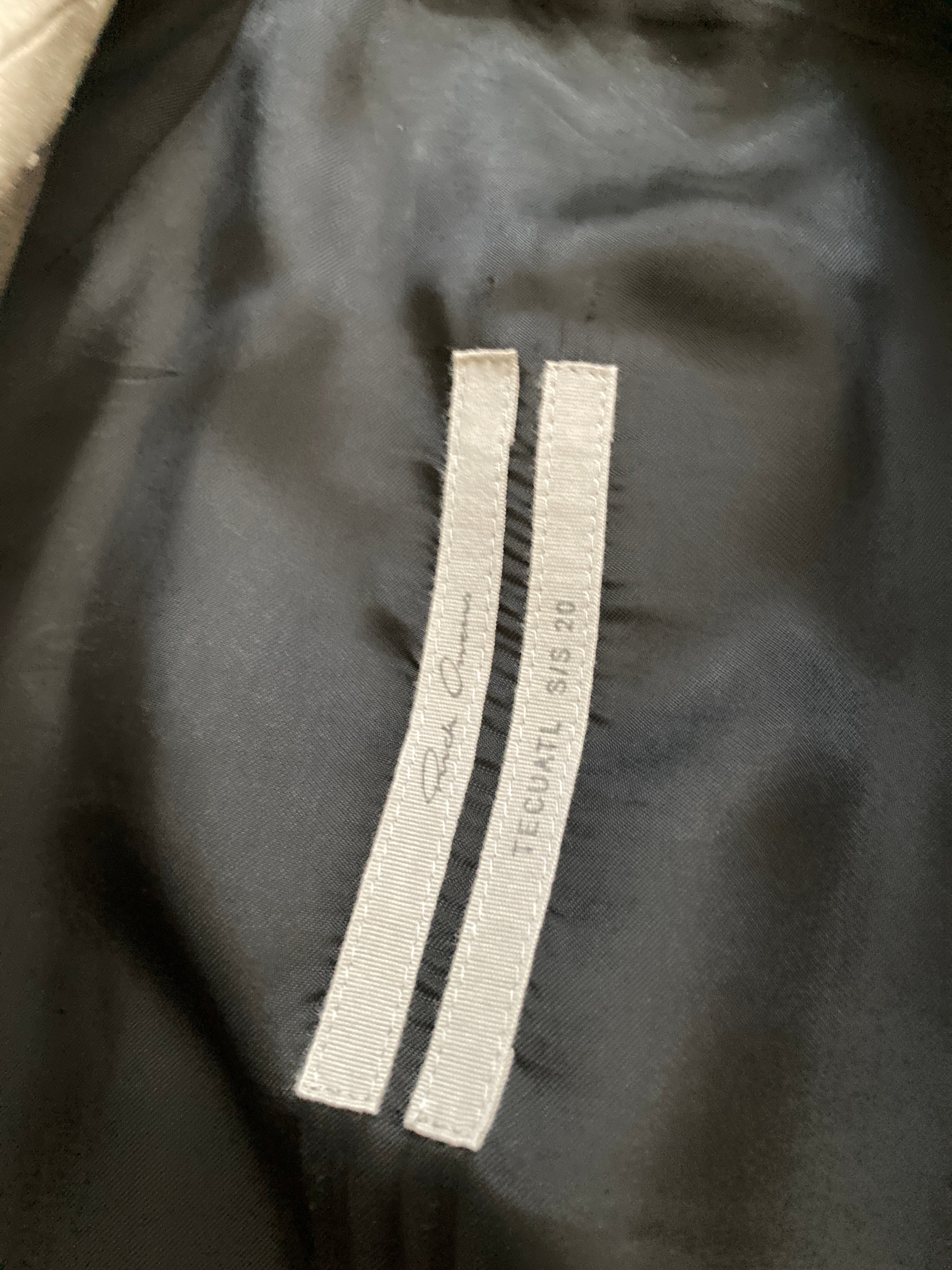 S/S 20 „TECUATL“ Double-Breasted Silk & Cotton Suit in Dust and Size IT54/L