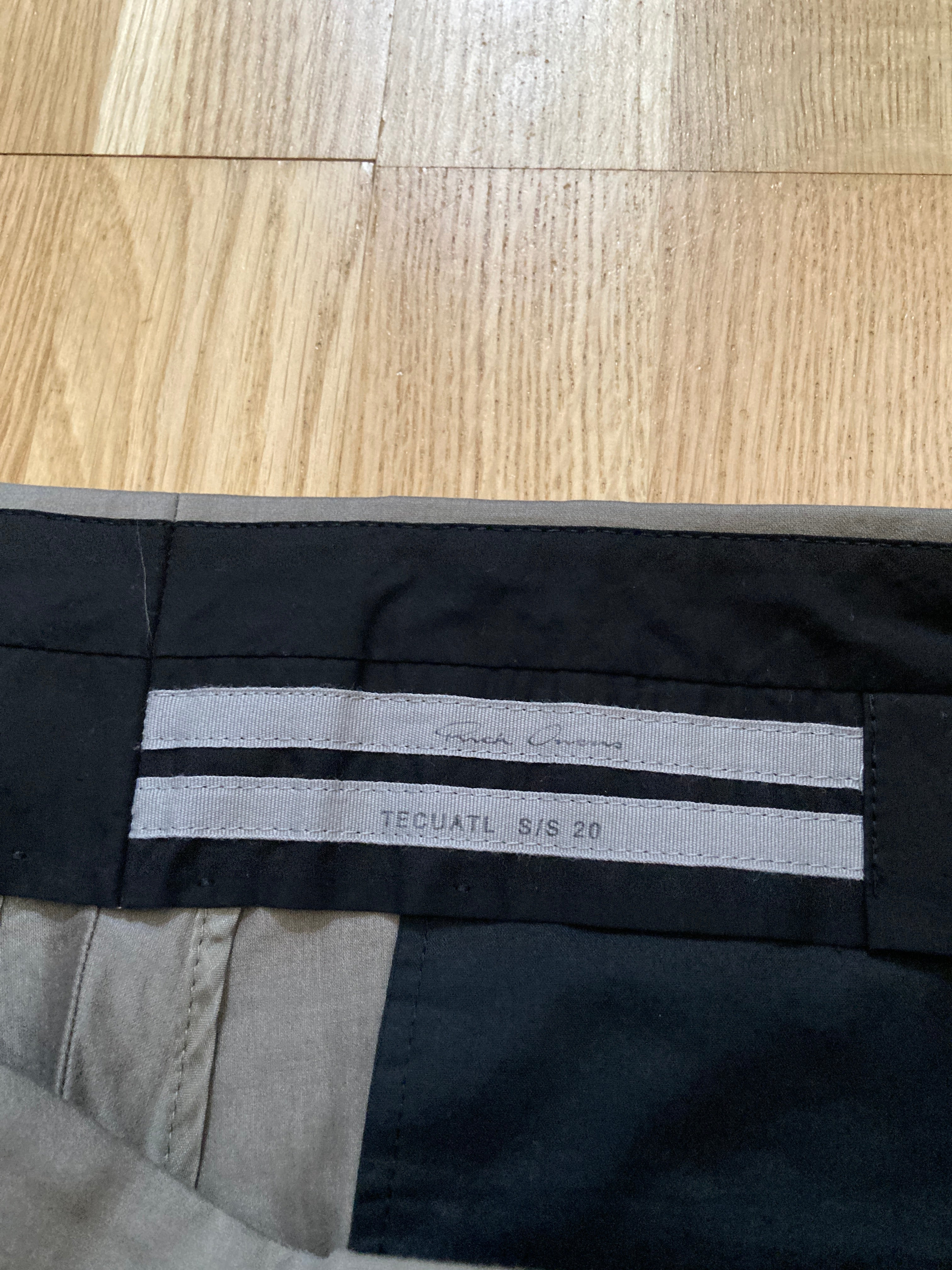 S/S 20 „TECUATL“ Double-Breasted Silk & Cotton Suit in Dust and Size IT54/L