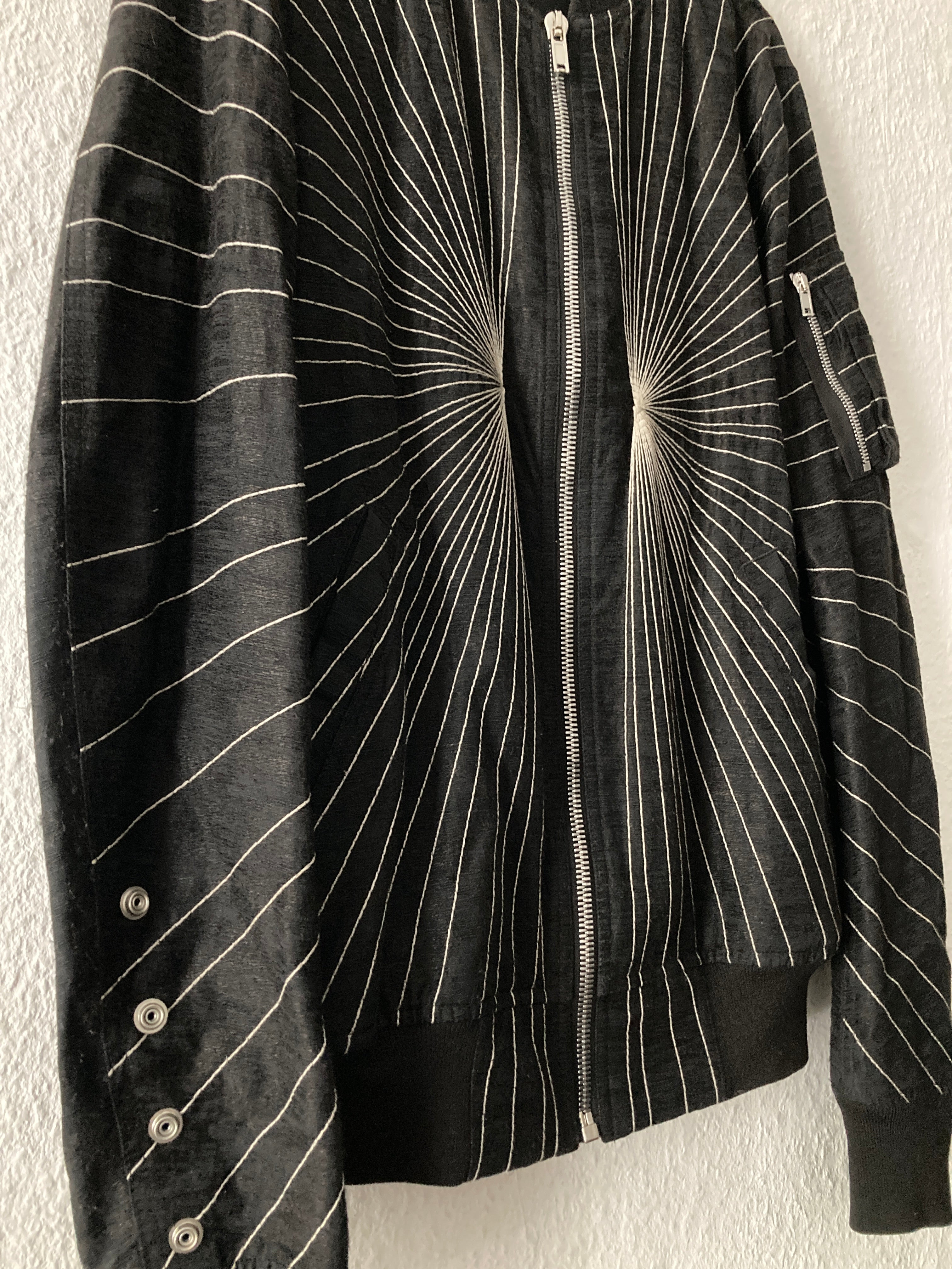 S/S 17 "WALRUS" Radiance Embroidered Bomber Jacket 48/M