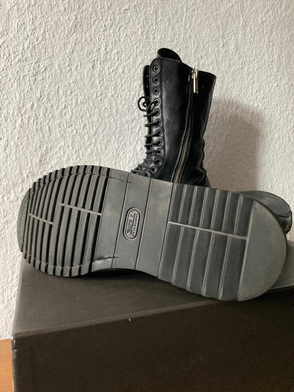 F/W 12 „MOUNTAIN“ Black Flat Sole Combat Boots IT44 Rick Owens