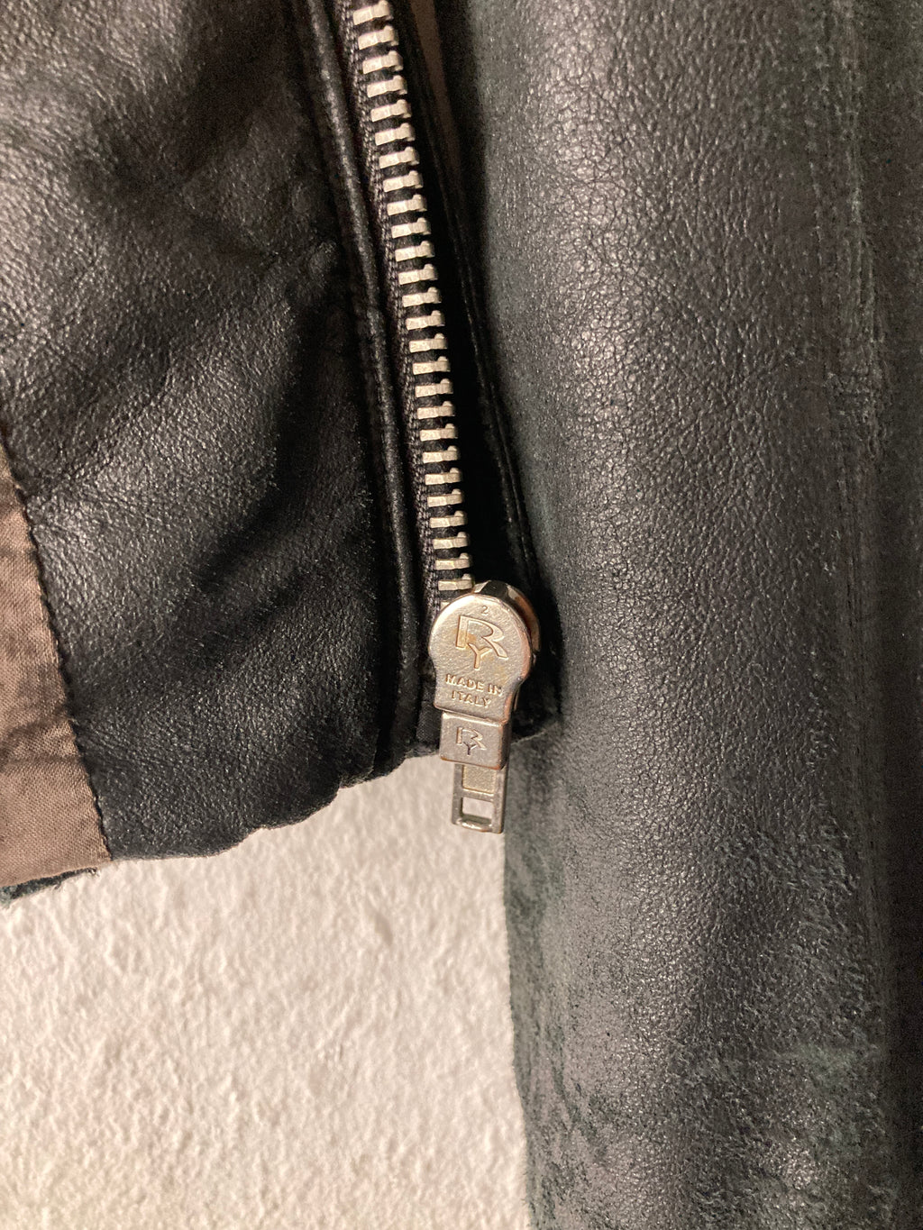 F/W 04 "QUEEN" Blistered Lamb Leather "Fogpocket" Jacket in Black and Size M