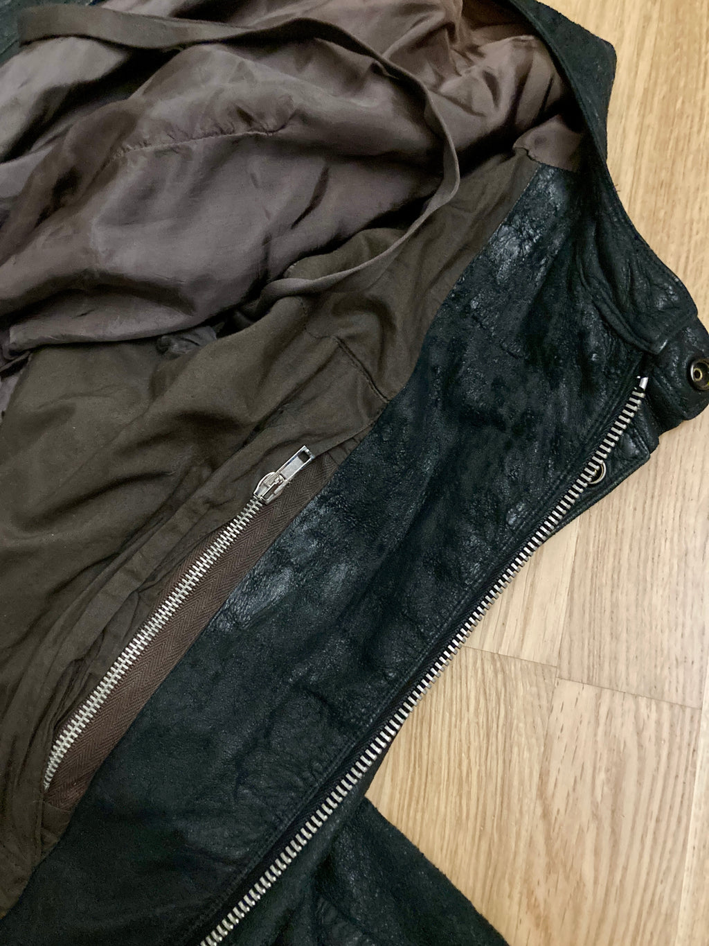 F/W 04 "QUEEN" Blistered Lamb Leather "Fogpocket" Jacket in Black and Size M