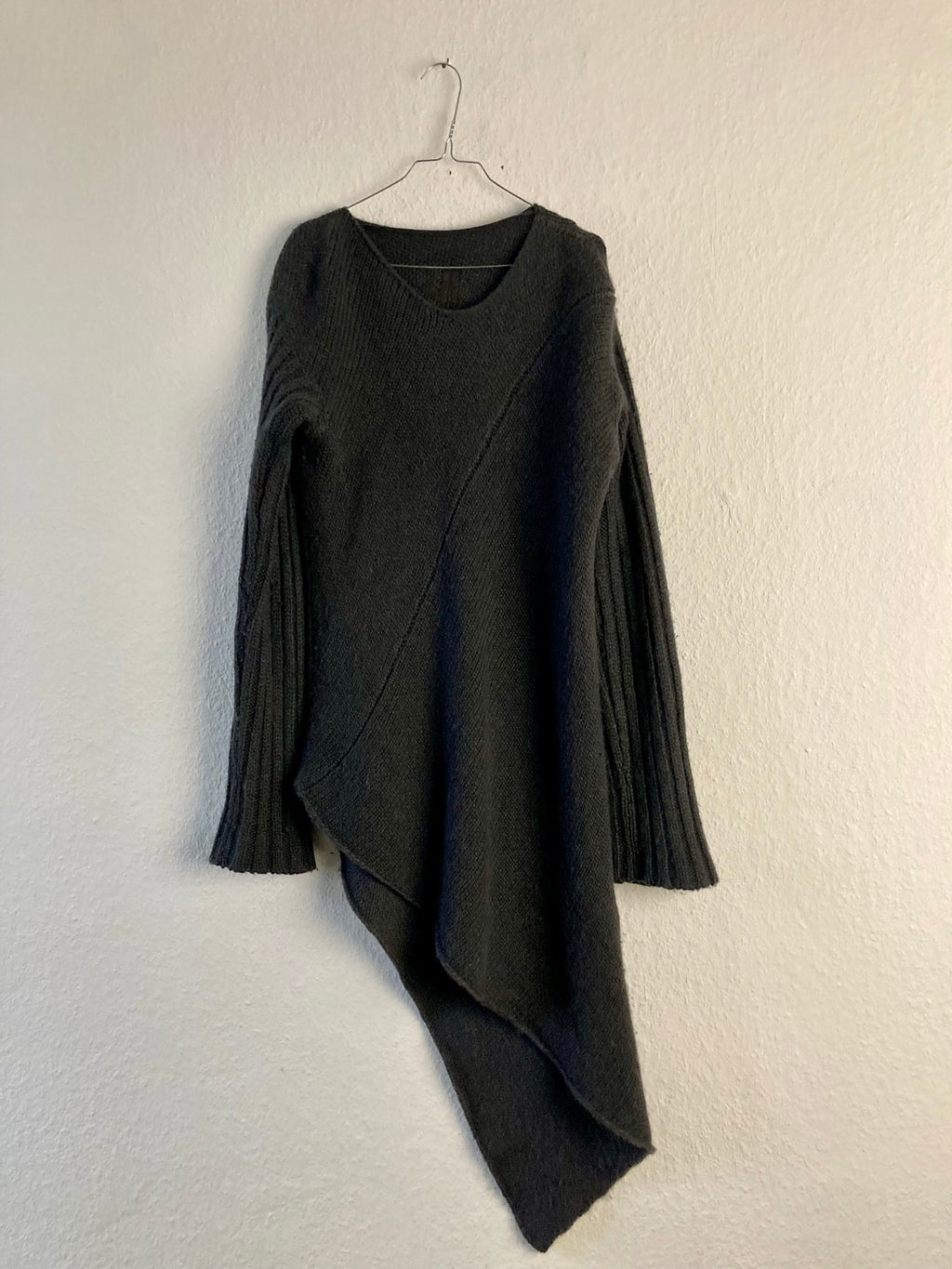 F/W 10 "GLEAM" Asymetrical Cut Baby Alpaca & Silk Knit in Black Size M