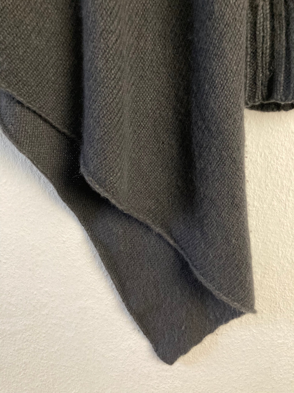 F/W 10 "GLEAM" Asymetrical Cut Baby Alpaca & Silk Knit in Black Size M