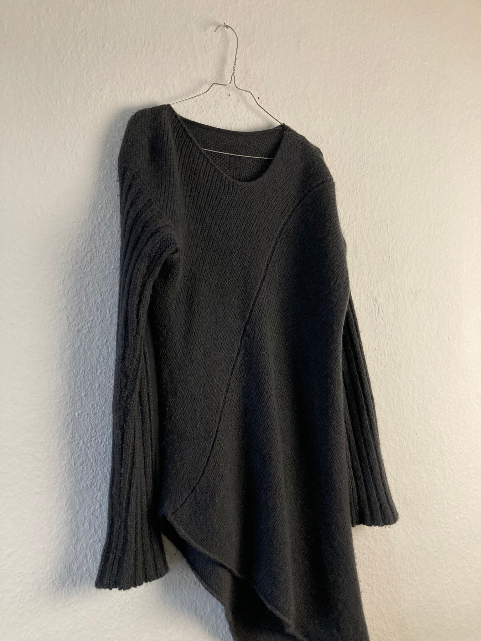 F/W 10 "GLEAM" Asymetrical Cut Baby Alpaca & Silk Knit in Black Size M