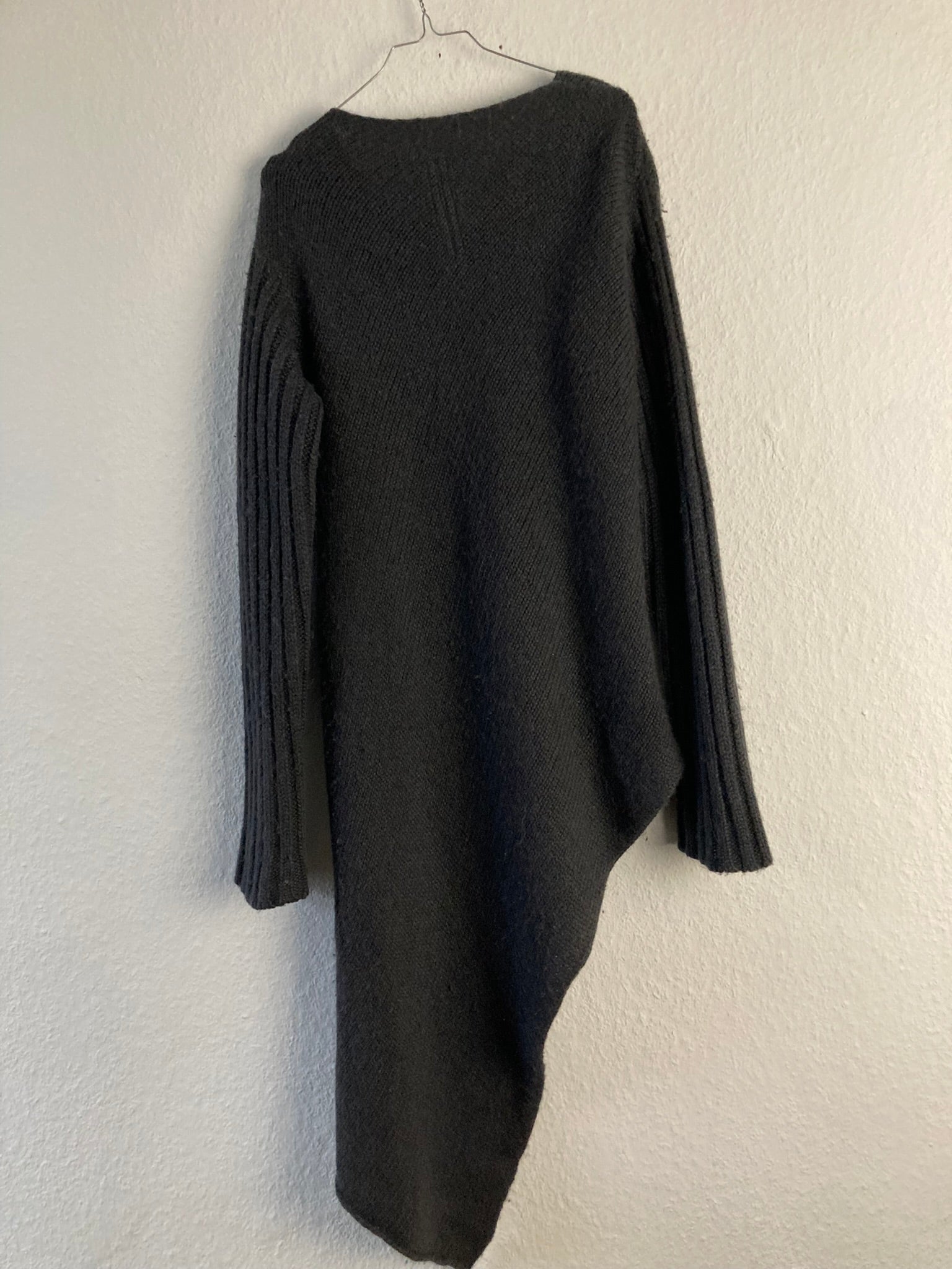 F/W 10 "GLEAM" Asymetrical Cut Baby Alpaca & Silk Knit in Black Size M