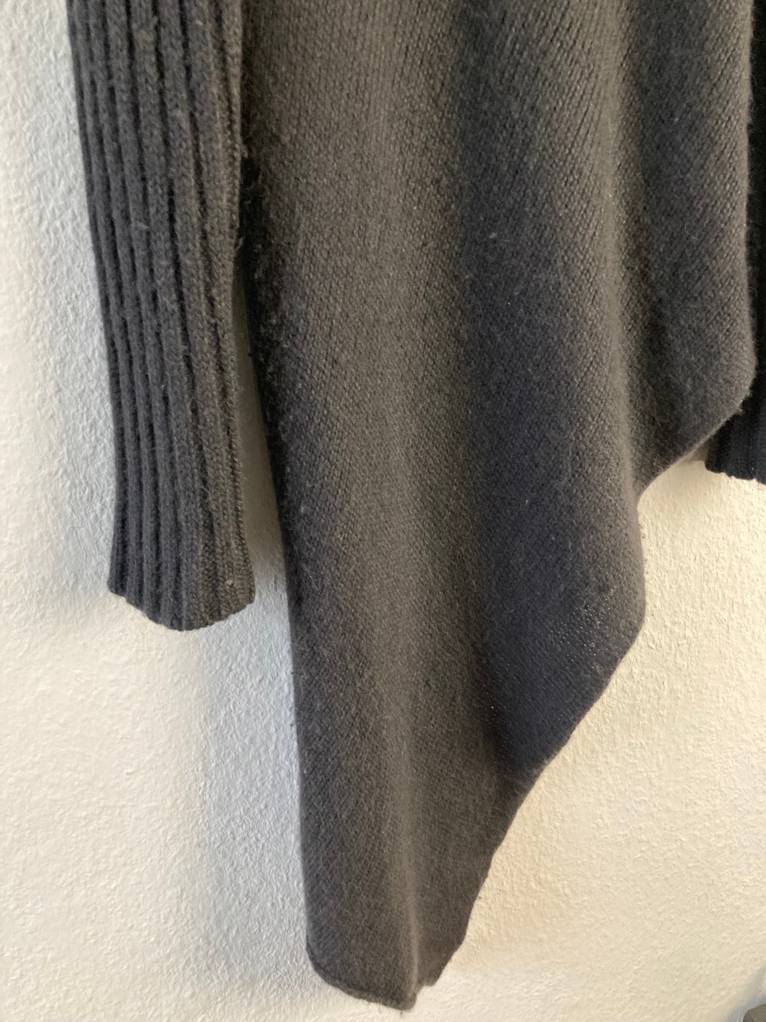 F/W 10 "GLEAM" Asymetrical Cut Baby Alpaca & Silk Knit in Black Size M