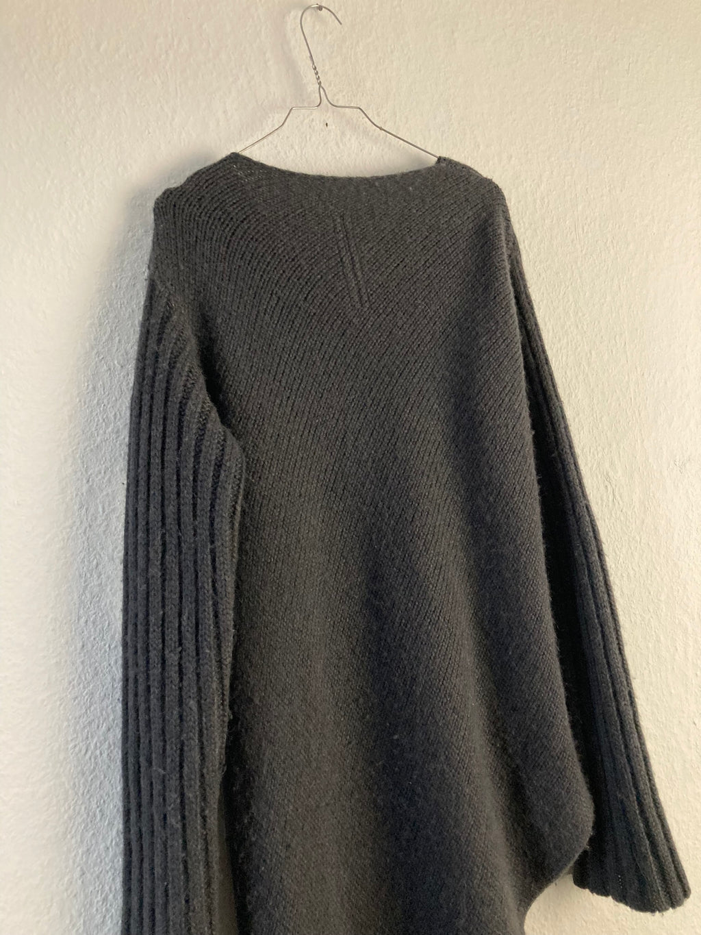F/W 10 "GLEAM" Asymetrical Cut Baby Alpaca & Silk Knit in Black Size M