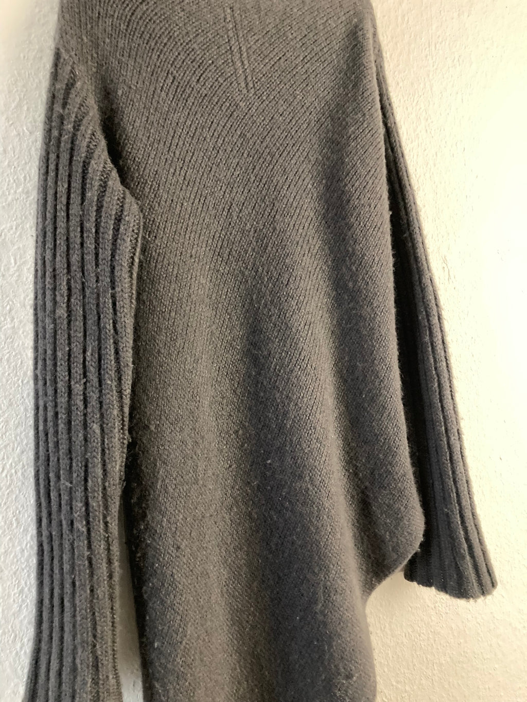 F/W 10 "GLEAM" Asymetrical Cut Baby Alpaca & Silk Knit in Black Size M