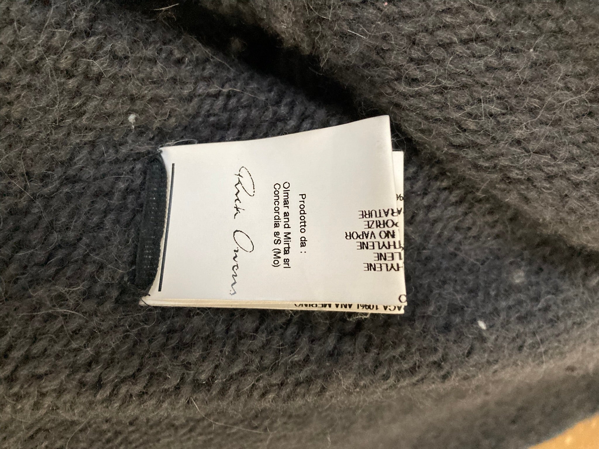 F/W 10 "GLEAM" Asymetrical Cut Baby Alpaca & Silk Knit in Black Size M