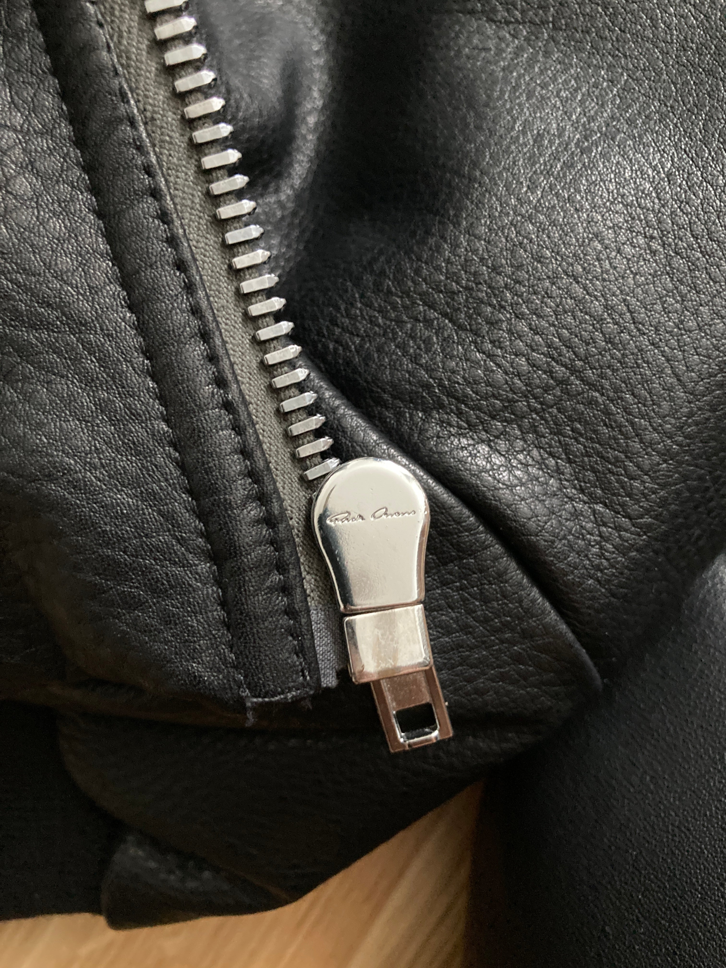 F/W22 "STROBE" Runway Fog Leather Down Bomber Jacket Rick Owens