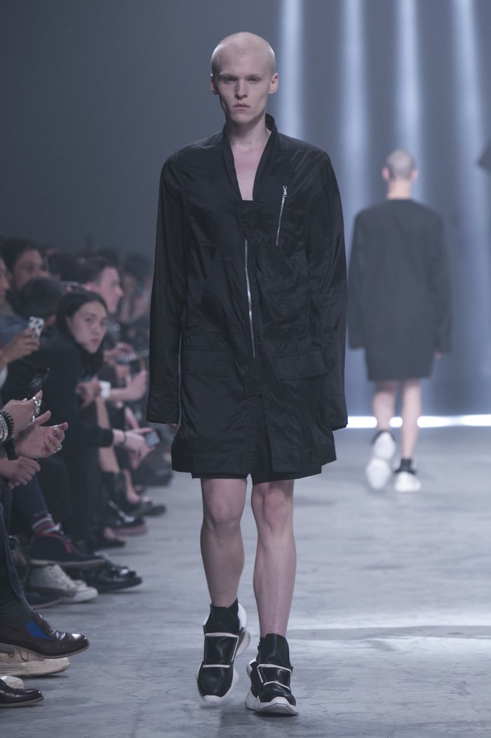 S/S 14 “VICIOUS” Runway Nylon Coat in Black and size IT52/L