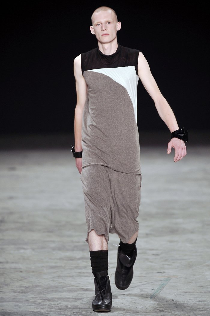 S/S 10 „RELEASE“ Runway Turtleneck Layer Tank Top Rick Owens